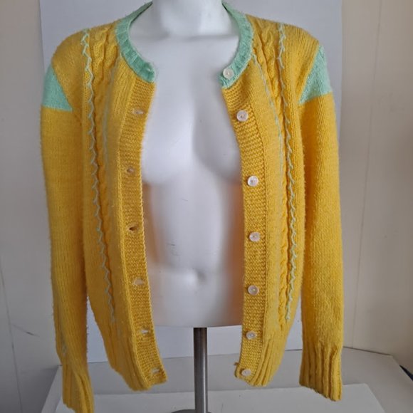 Vintage Handmade Cardigan Sweater Yellow Aqua Trim 7 Mother of Pearl But… - Picture 2 of 11